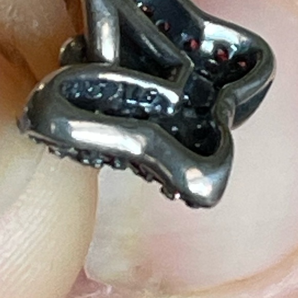 New authentic Disney x Pandora Minnie Mouse sparkling bow dangle charm retired - Picture 8 of 8